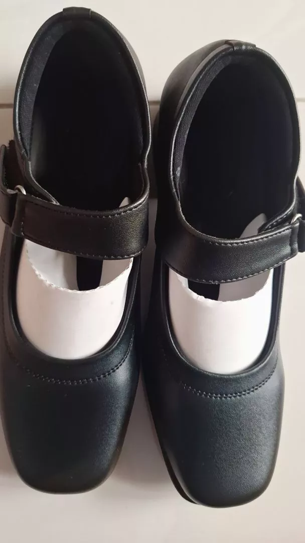 Foto ulasan Zeintin - Sepatu Pantofel Wanita Kasual Formal Sepatu Kerja Paskibra Wanita ZO