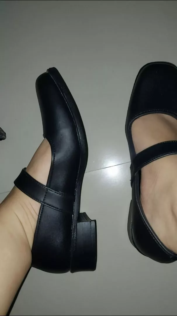 Foto ulasan Zeintin - Sepatu Pantofel Wanita Kasual Formal Sepatu Kerja Paskibra Wanita ZO