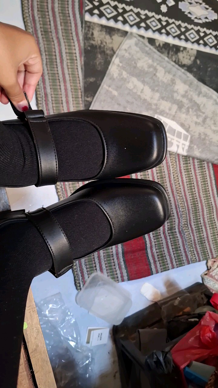 Foto ulasan Zeintin - Sepatu Pantofel Wanita Kasual Formal Sepatu Kerja Paskibra Wanita ZO